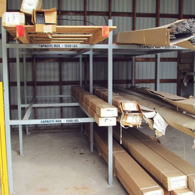 Étagère d'entreposage fixe